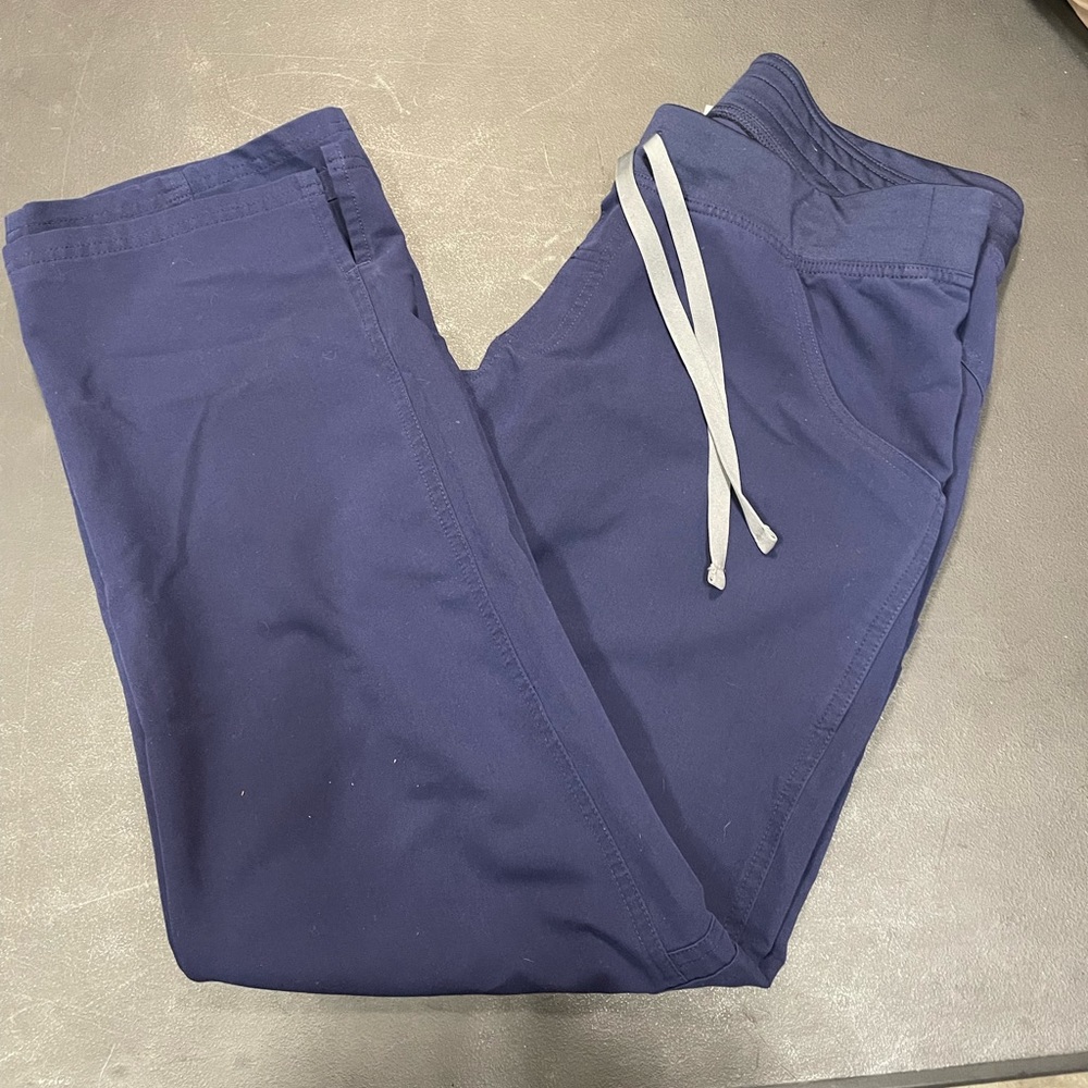 Figs Kade petite scrub pants
